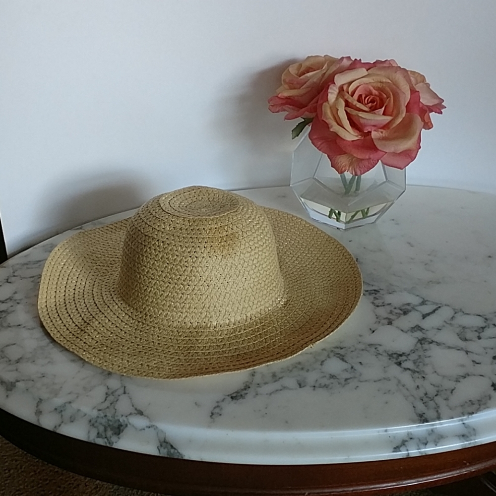 Floppy hat
